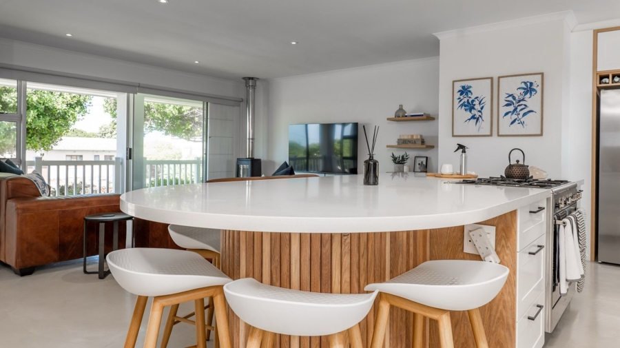 To Let 3 Bedroom Property for Rent in Struisbaai Western Cape